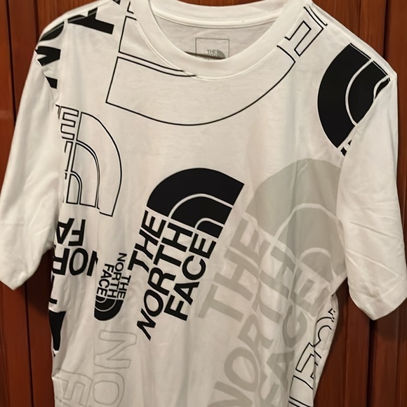 NWOT THE NORTH FACE SHORT SLEEVE T-Shirt - Picture 2 of 4